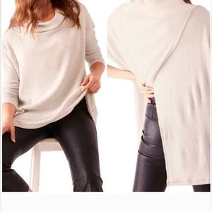NWT- FREE PEOPLE Juicy Long Sleeve Oversized Top in Stone Cold
